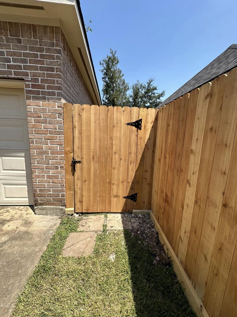 Best fence contractor in Pearland, TX