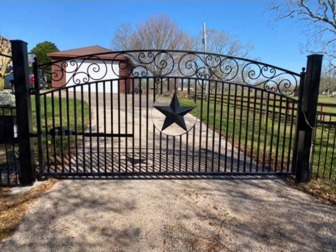 Fence and gate project by Cactus Fence